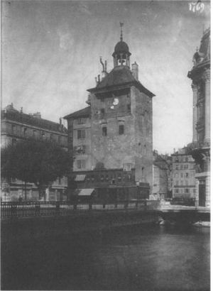 아인슈타인의 시계들 그림 9. 1880년 제네바의 아이슬 탑(Isle Tower). 한 개의 시계.jpg