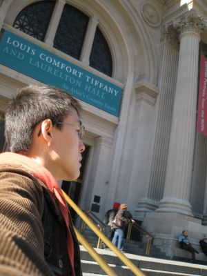 박물관 앞에서 셀카.jpg